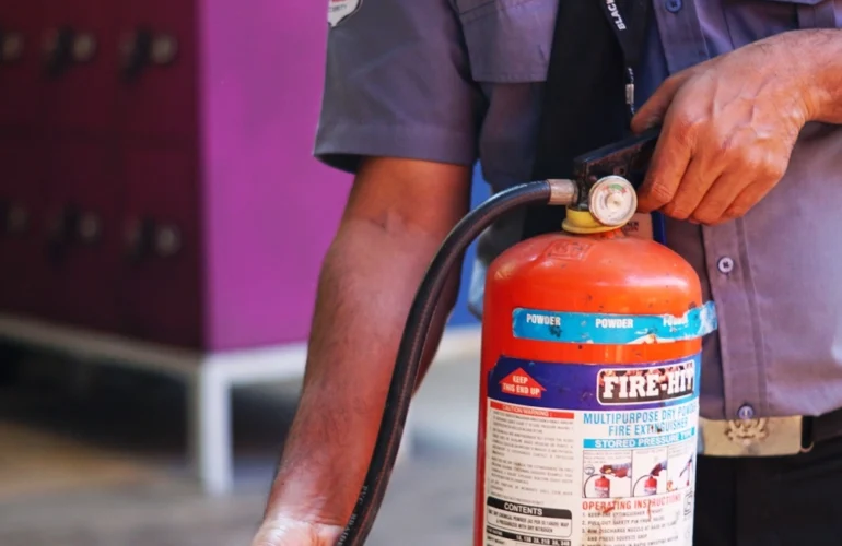 fire extinguisher step 2 Aim